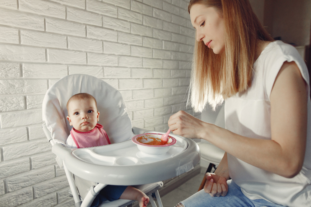 Mom Bottles Easy Feeding